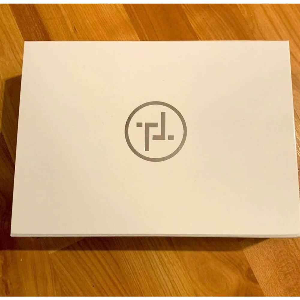Trinny London hard empty box with magnets on the lid